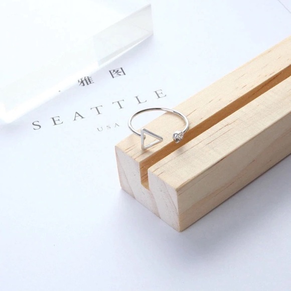 NEW!💙💎MODERN! TRIANGLE! GEOMETRIC RING!💎💙OPEN! - Picture 6 of 8